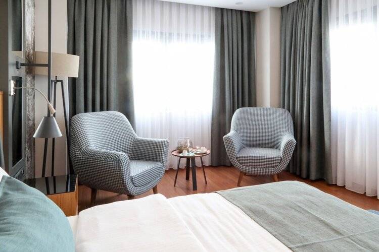 Expoist Hotel