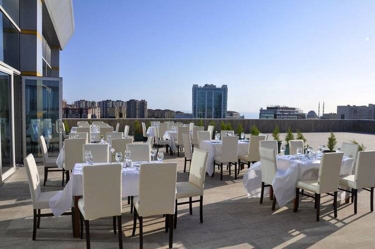 Expoist Hotel