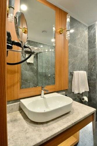 Expoist Hotel