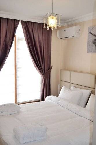 Overland Residence