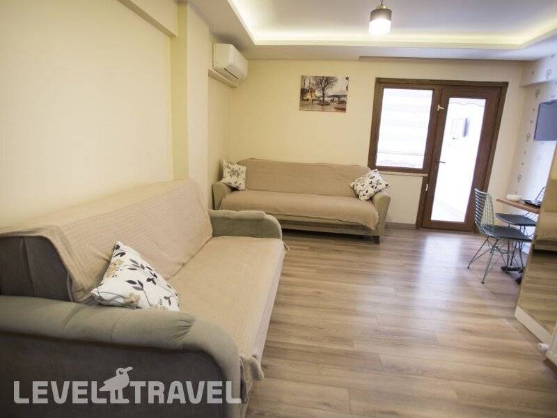 Фотография T-Square Residence