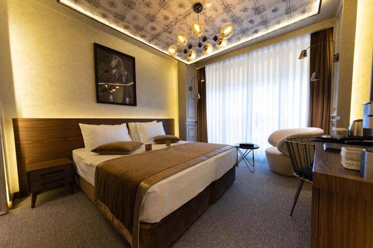 Tonight Hotel Port