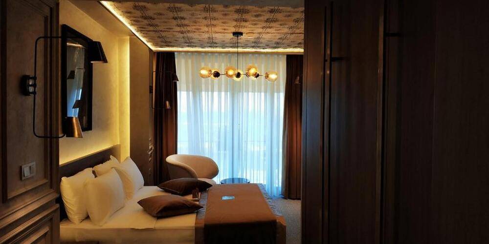 Tonight Hotel Port