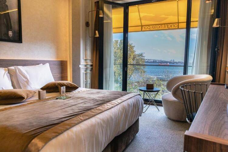 Tonight Hotel Port