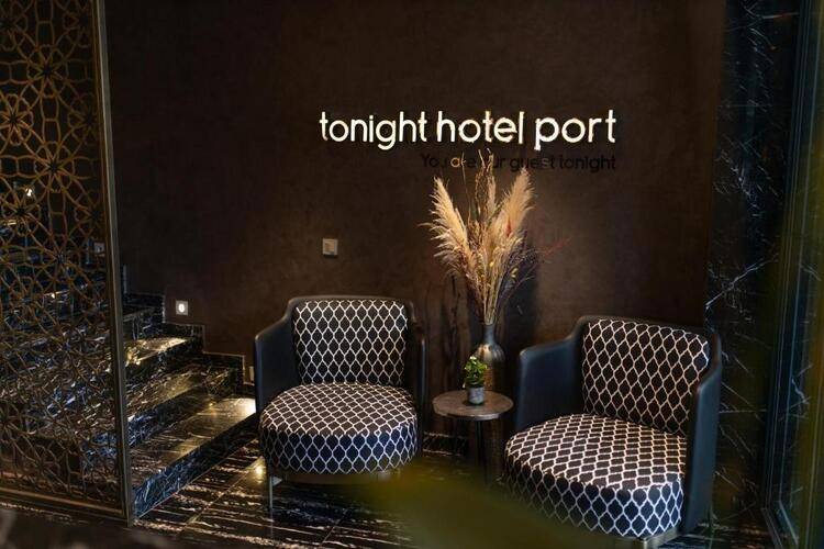 Tonight Hotel Port