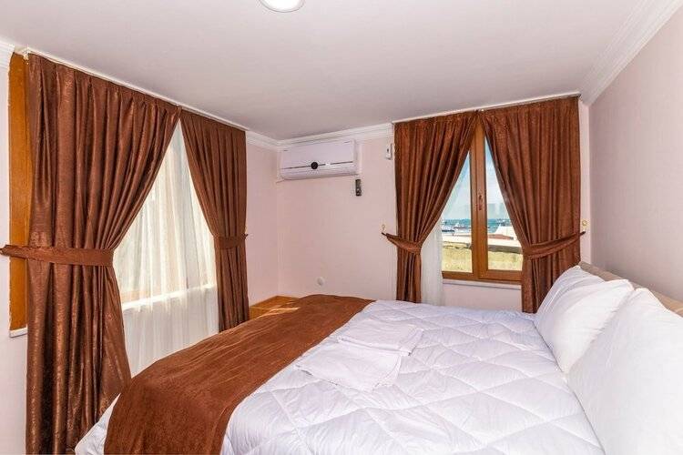 Tavra Hotel