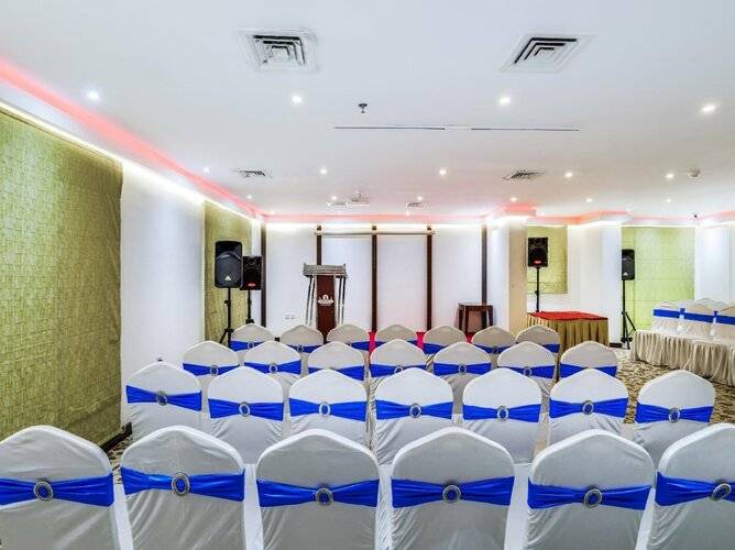 OYO 132 Ruwi Hotel Apartments