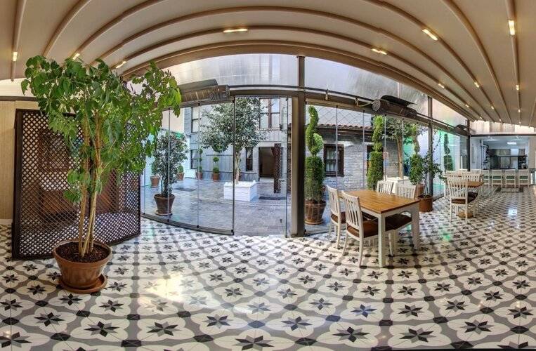 Mezzo Hotel