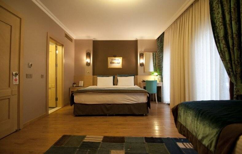 Seraglio Hotel & Suites