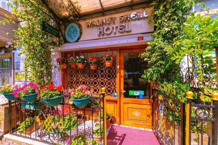 Walnut Shell Hotel
