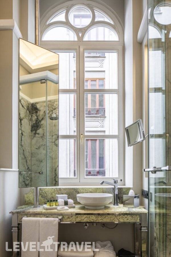 фотографии отеля The Bank Hotel Istanbul, a Member of Design Hotels - Special Class в Турция(Каракёй) - фото №33