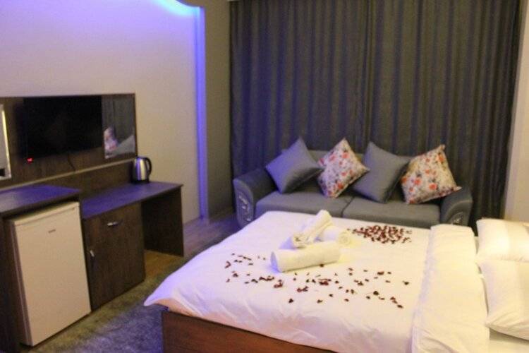 Rays Hotel
