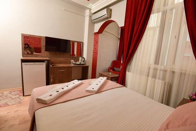Rays Hotel