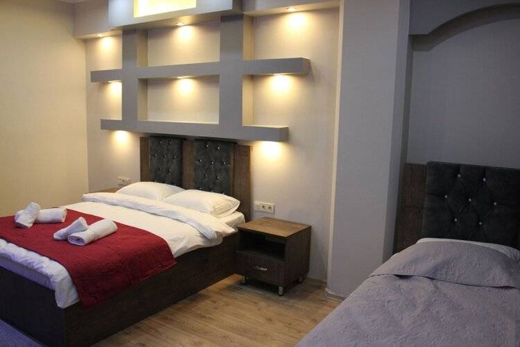 Rays Hotel