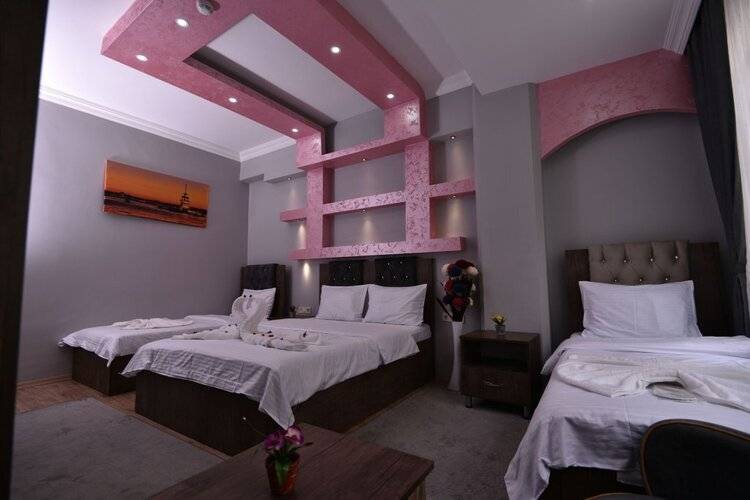 Rays Hotel