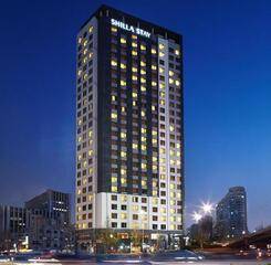 $item['hotel']['name']