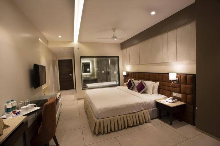 The Flora Grand