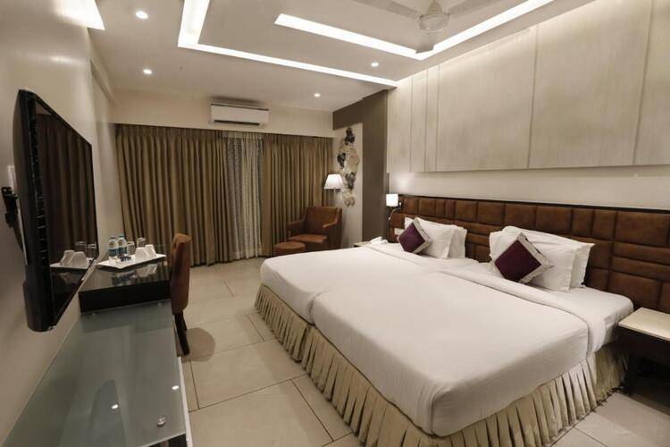 The Flora Grand