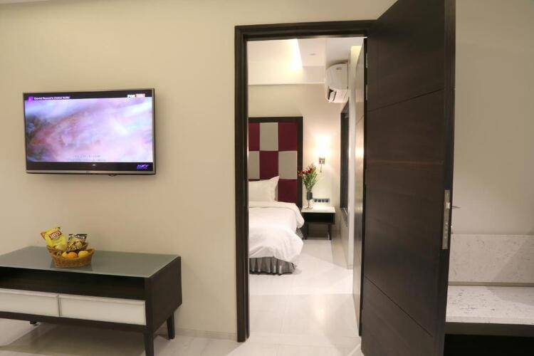 The Flora Grand