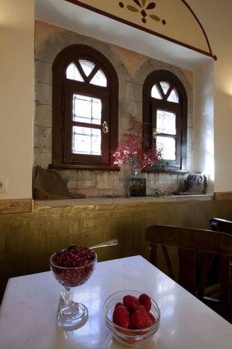 Hotel Empress Zoe