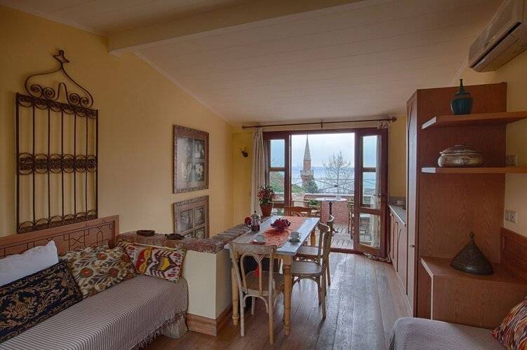 Hotel Empress Zoe