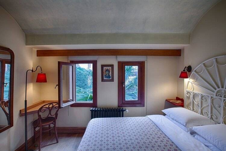 Hotel Empress Zoe