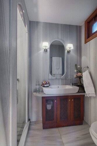 Hotel Empress Zoe