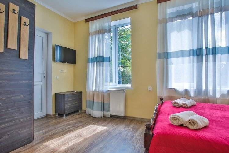 Ночлег и завтрак «85A»