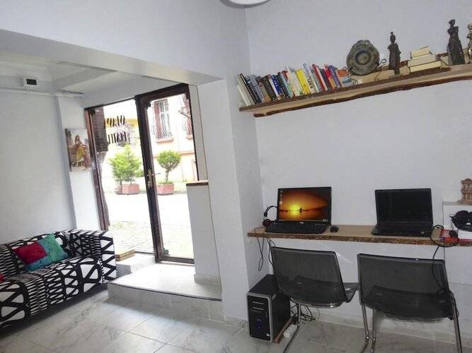 Avrasya Hostel