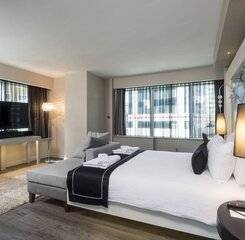 $item['hotel']['name']