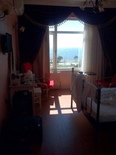Ayroom