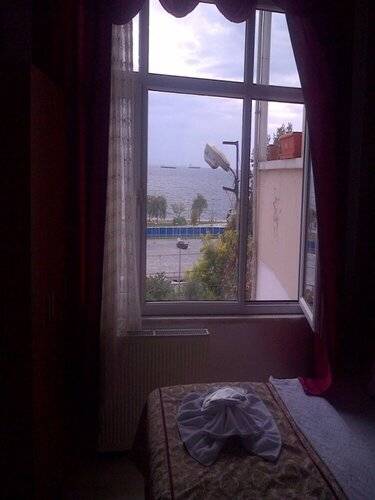 Ayroom