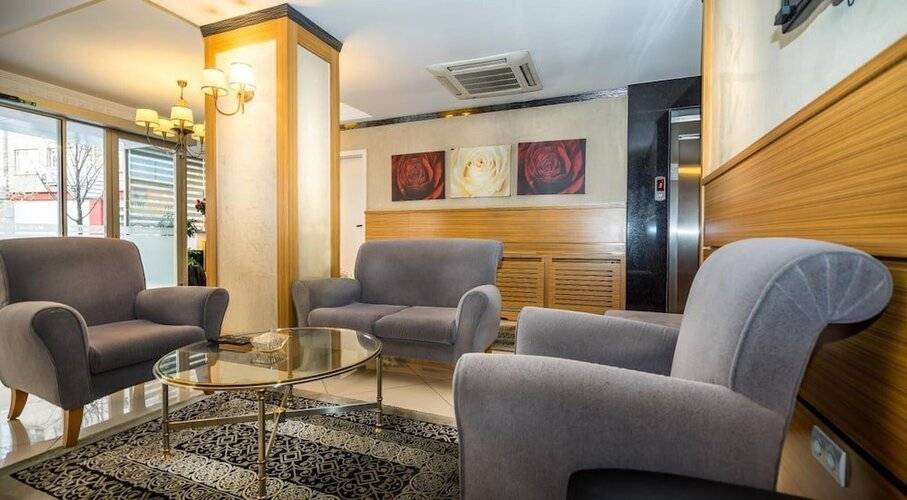 My Rose Hotel