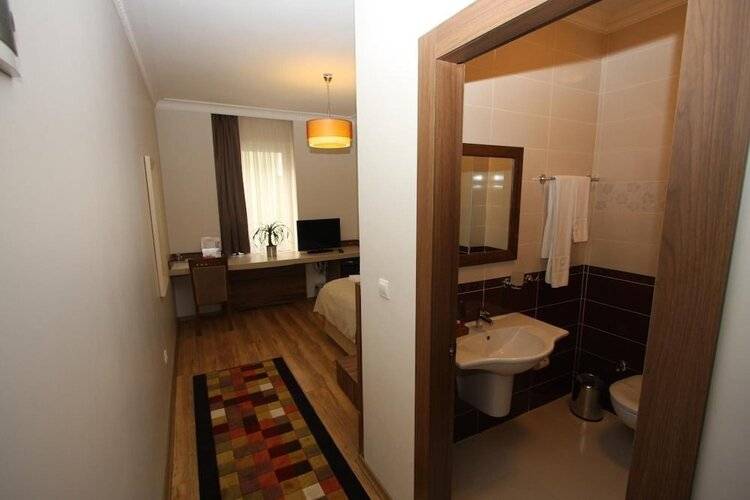 My Rose Hotel