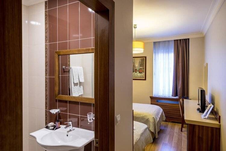 My Rose Hotel