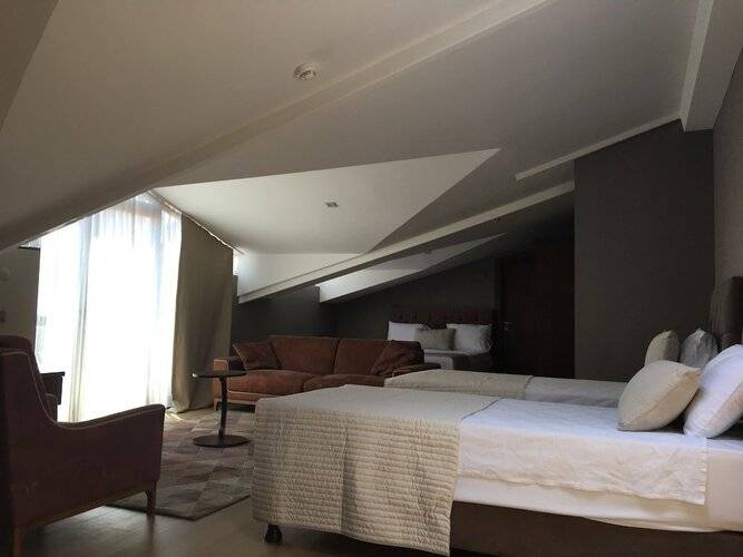 The Elegant Hotel