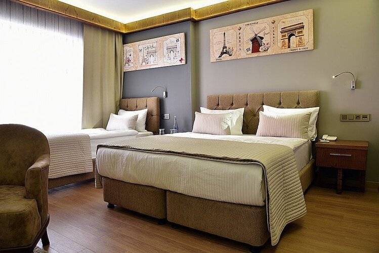 The Elegant Hotel