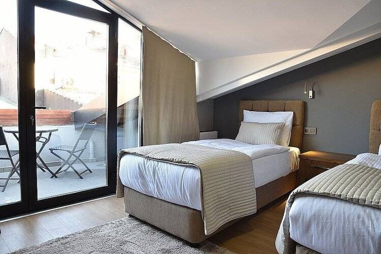 The Elegant Hotel