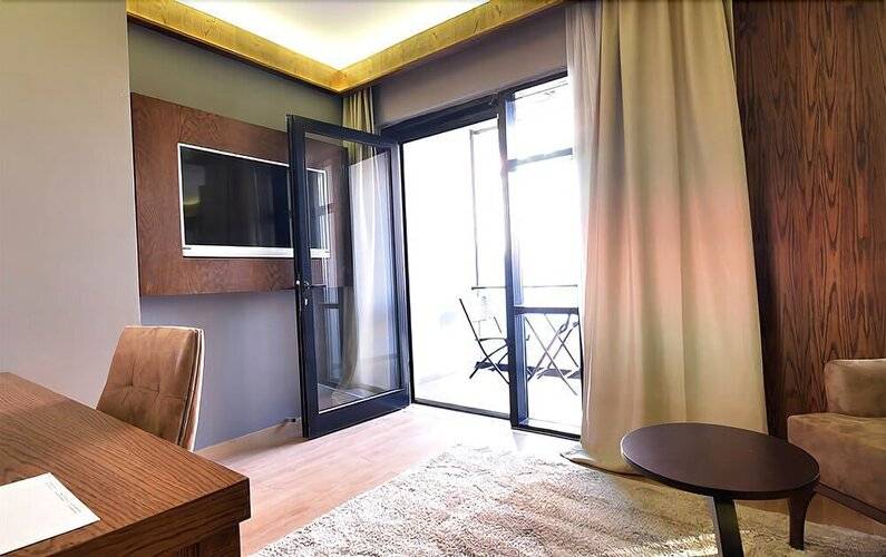 The Elegant Hotel