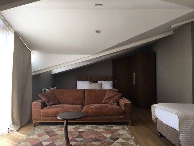 The Elegant Hotel