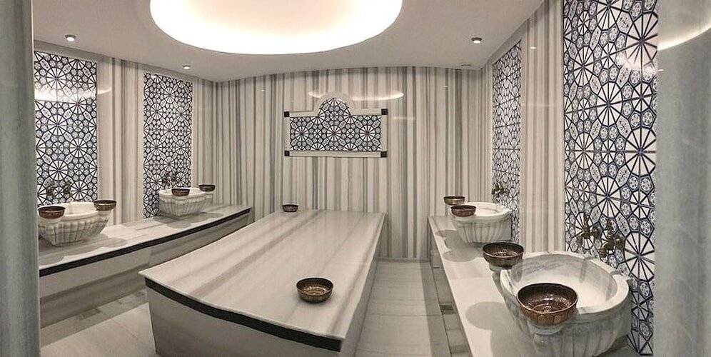 The Elegant Hotel