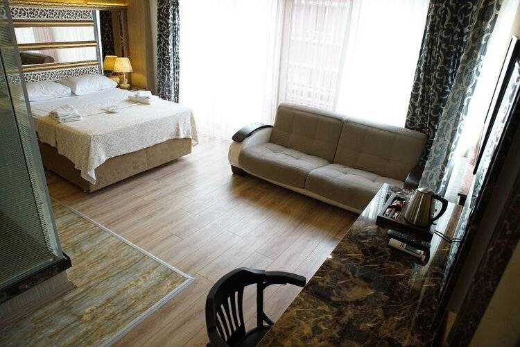 Holiday Business Otel