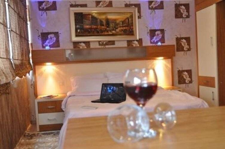 Holiday Business Otel