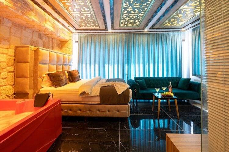 Holiday Business Otel