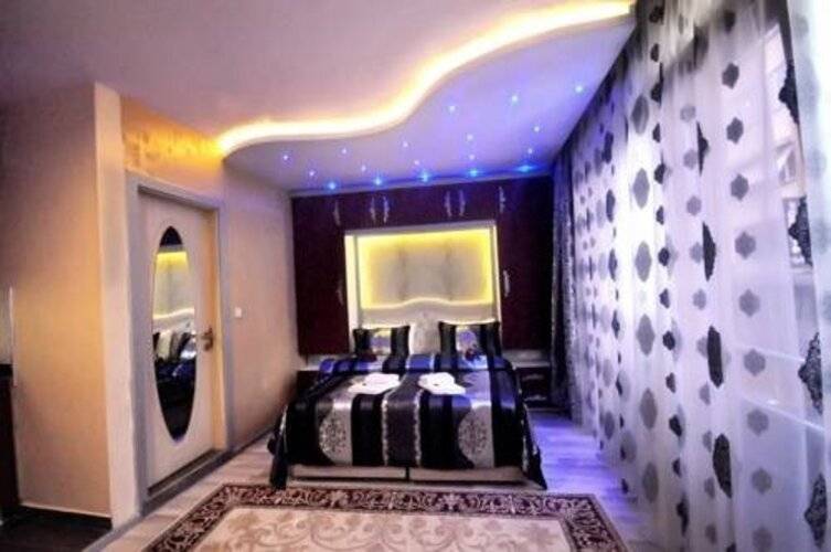 Holiday Business Otel
