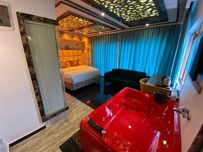 Holiday Business Otel