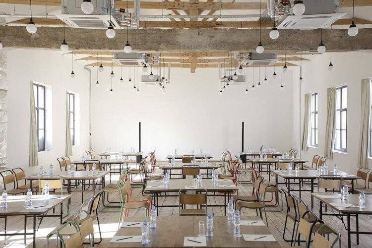 Fabrika Hostel & Suites