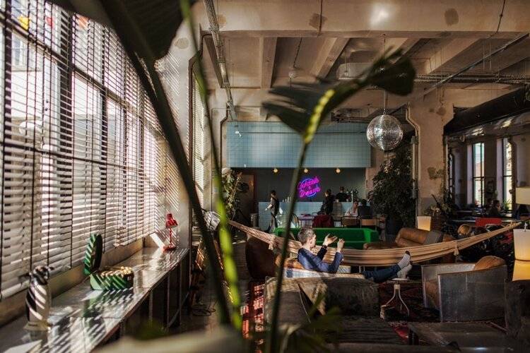 Fabrika Hostel & Suites