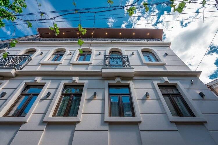Silver 39 Corner