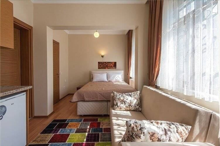 Green Life Apart Hotel